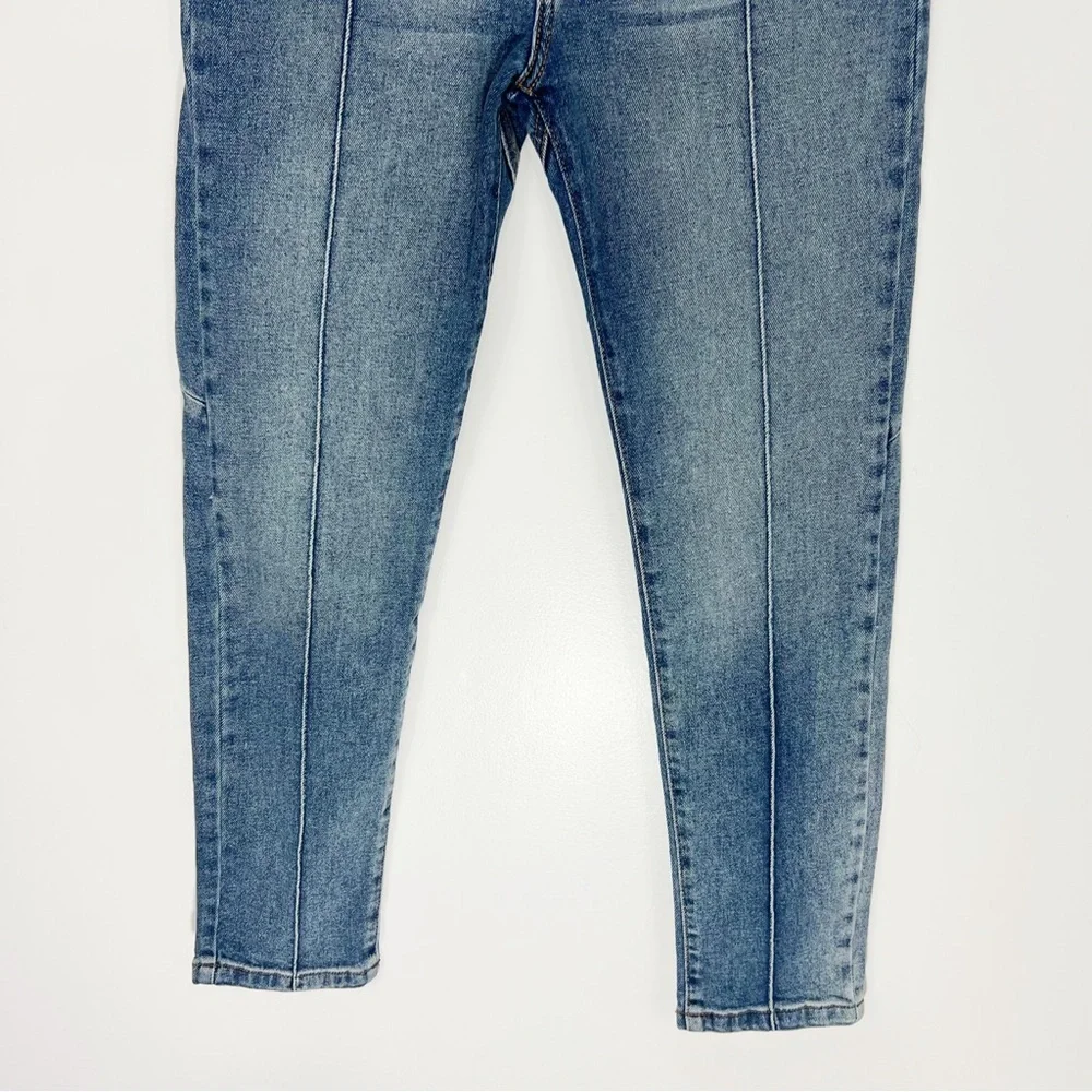 Revice Cali Denim Star Venus Crops Jeans Lightyear Wash NWOT Size 28